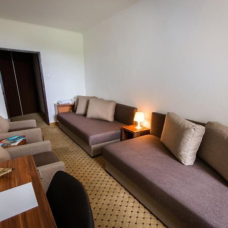 Hotel Merkur Kaluža 外观 照片
