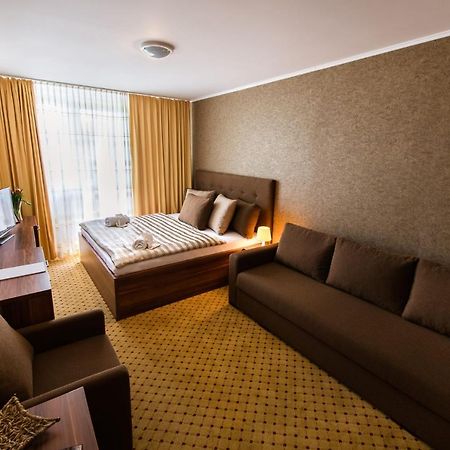 Hotel Merkur Kaluža 外观 照片