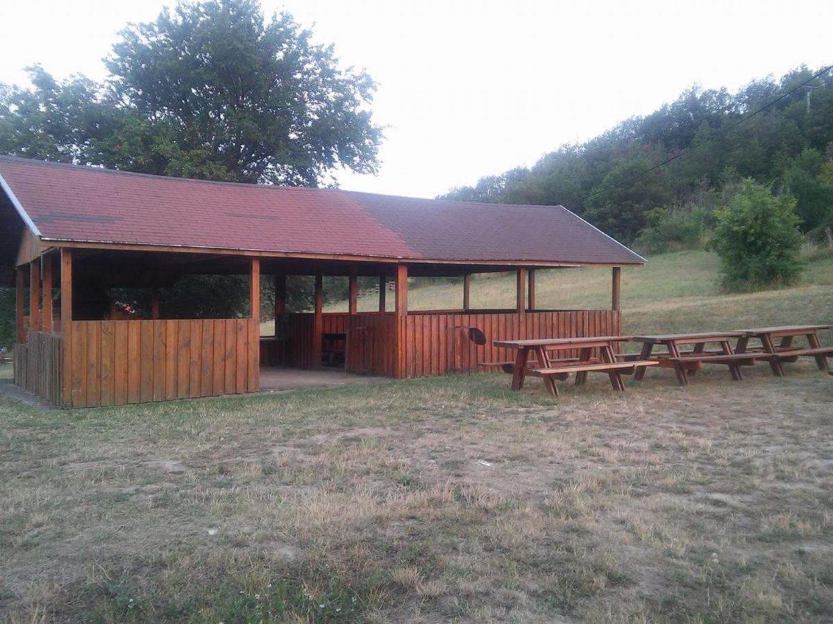 Hotel Merkur Kaluža 外观 照片