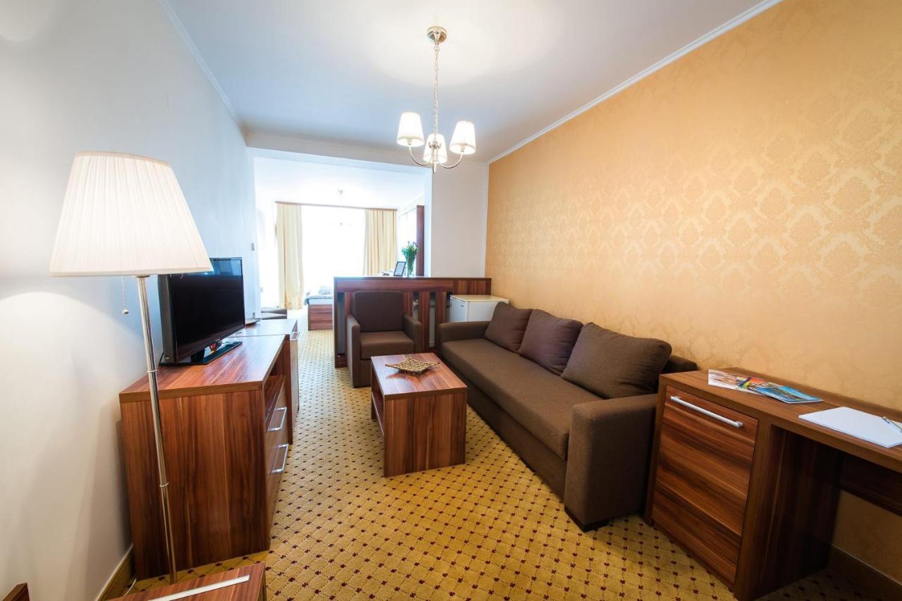 Hotel Merkur Kaluža 外观 照片