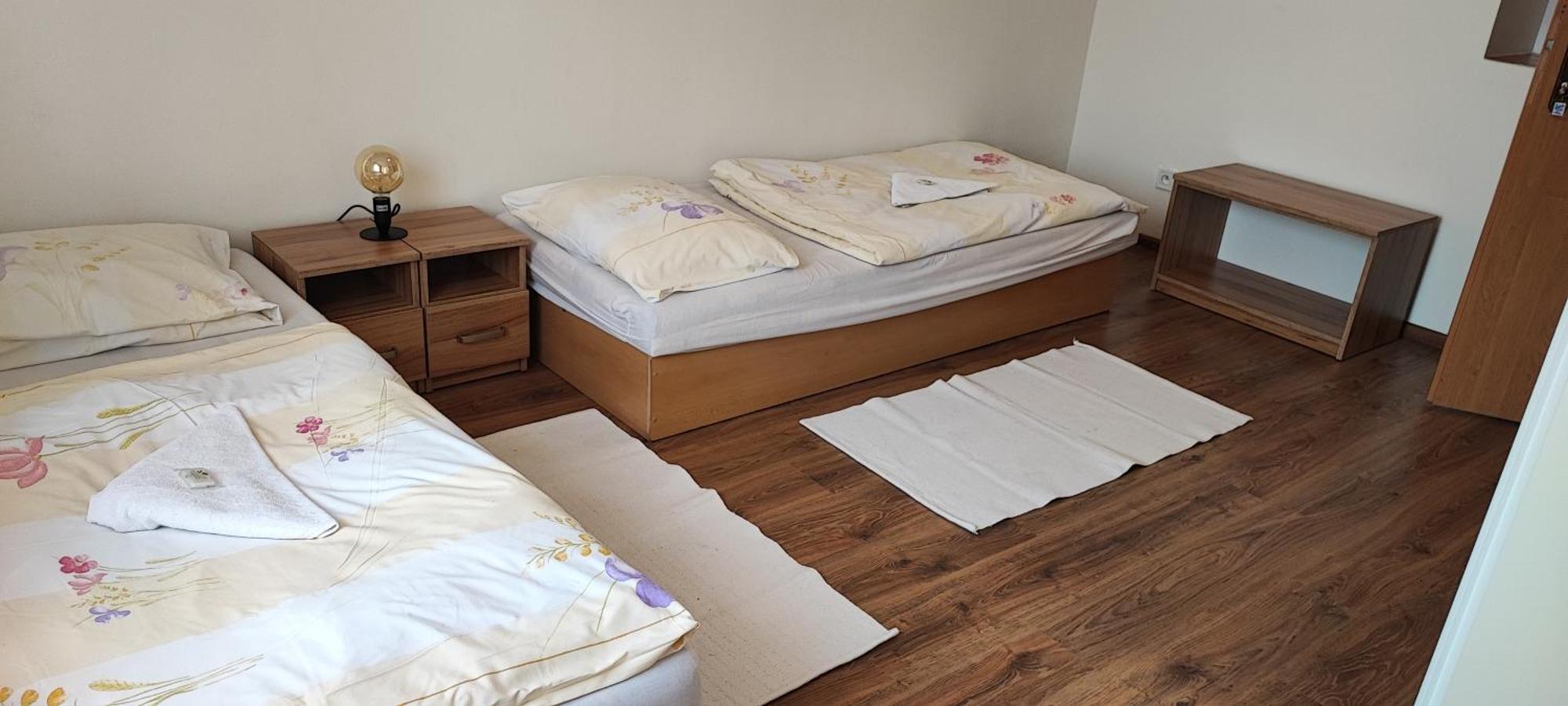 Hotel Merkur Kaluža 外观 照片