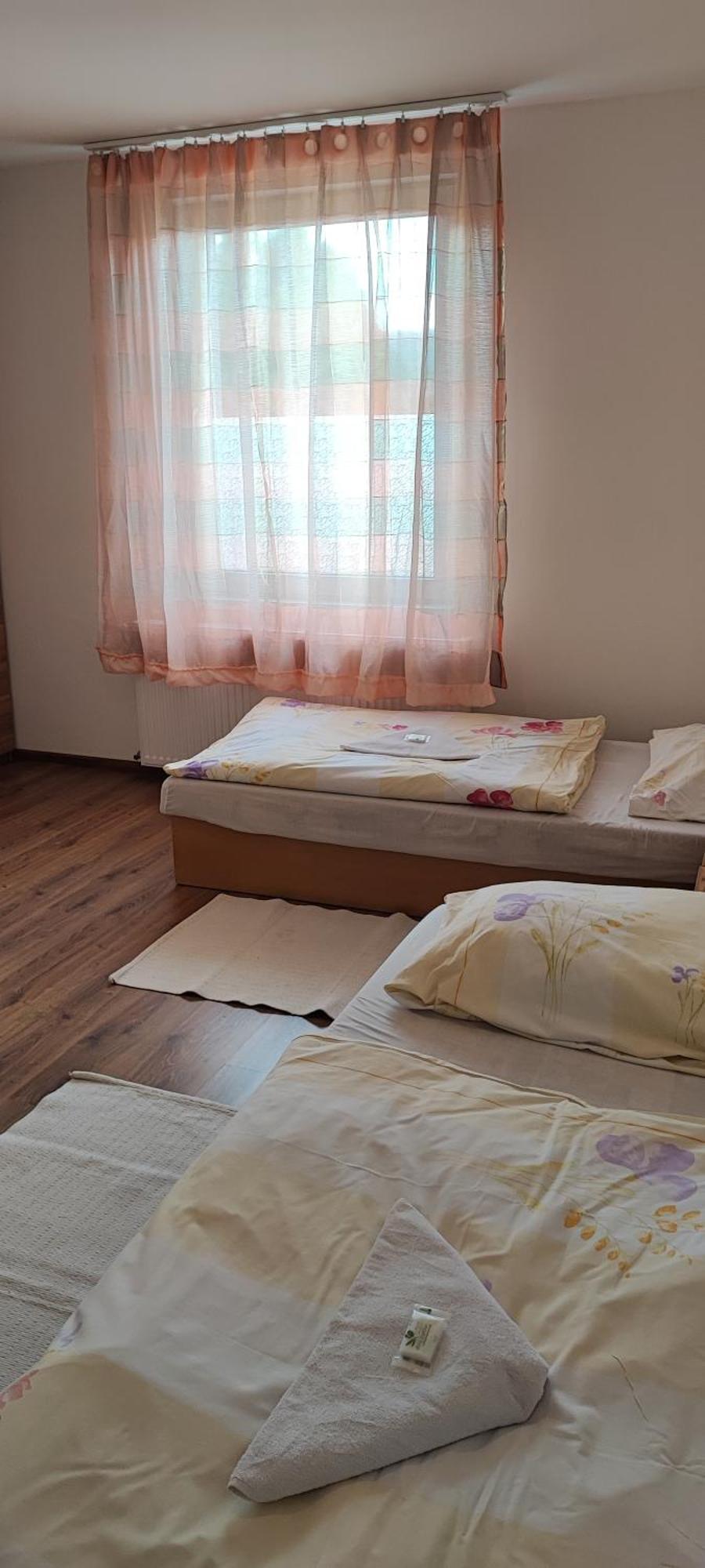 Hotel Merkur Kaluža 外观 照片