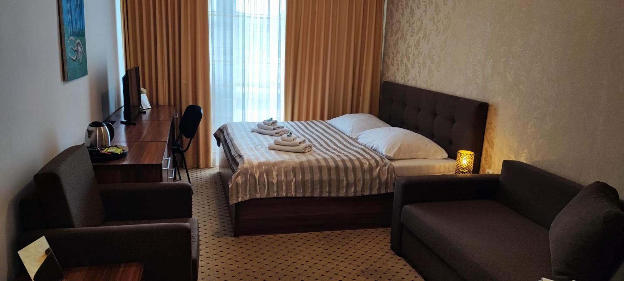 Hotel Merkur Kaluža 外观 照片