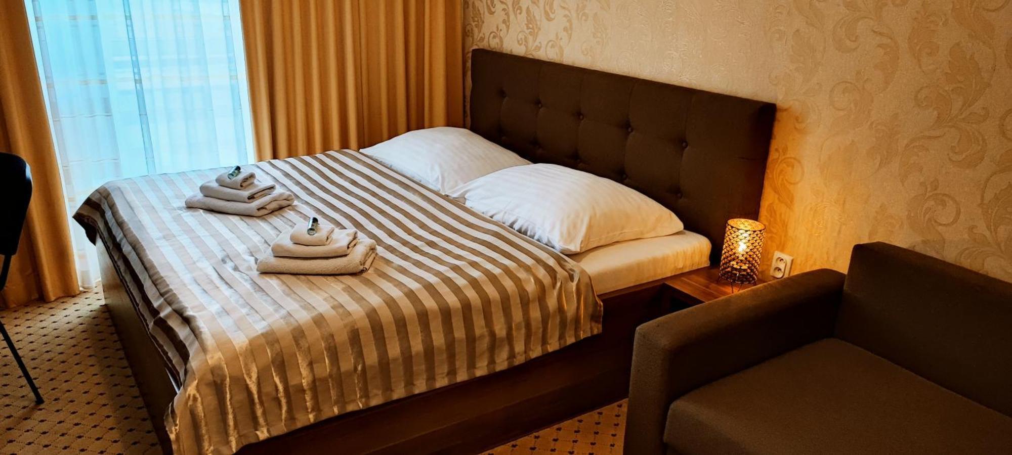 Hotel Merkur Kaluža 外观 照片